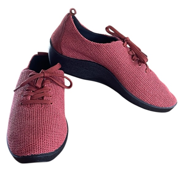 Arcopedico Shoes - Unisex Arcopedico knit shoe. Made in Portugal. Size 42 GUC